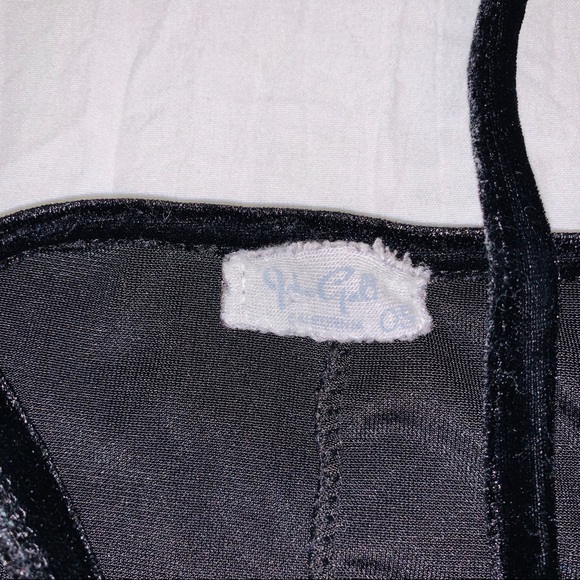 4/$25♦️ JOHN GALT Black Velvet Crop Top Tank Top - Picture 2 of 3